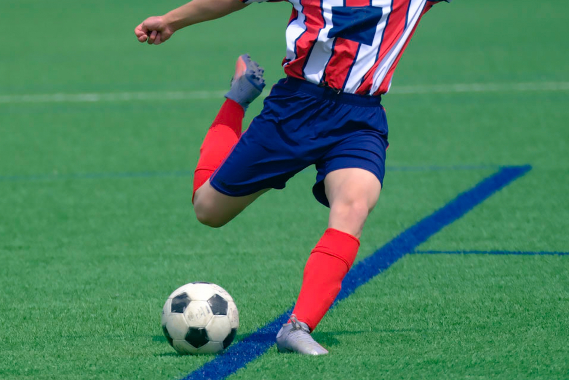 ボールを蹴って50年 サッカー 部活 運動部 スポーツ サッカーボールを  